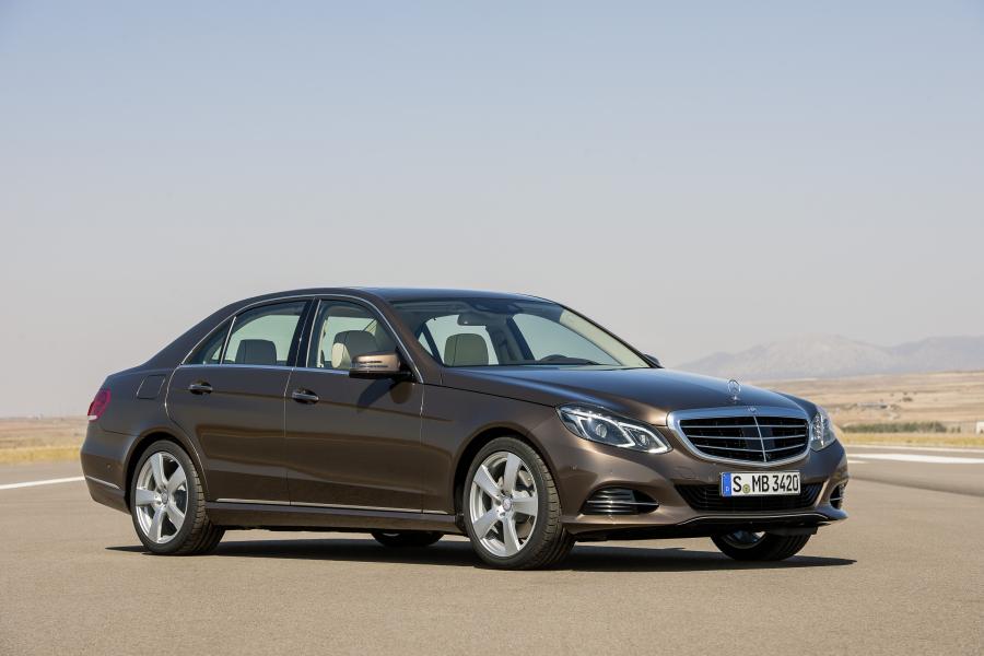  Mercedes-Benz E300 BlueTEC Hybrid 2013 года  (фото 15 из 30)